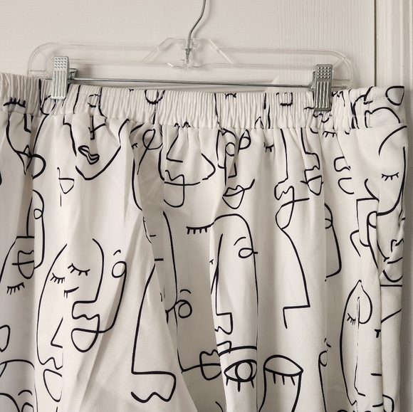 2pc Statement Suit - Picture 4 of 7